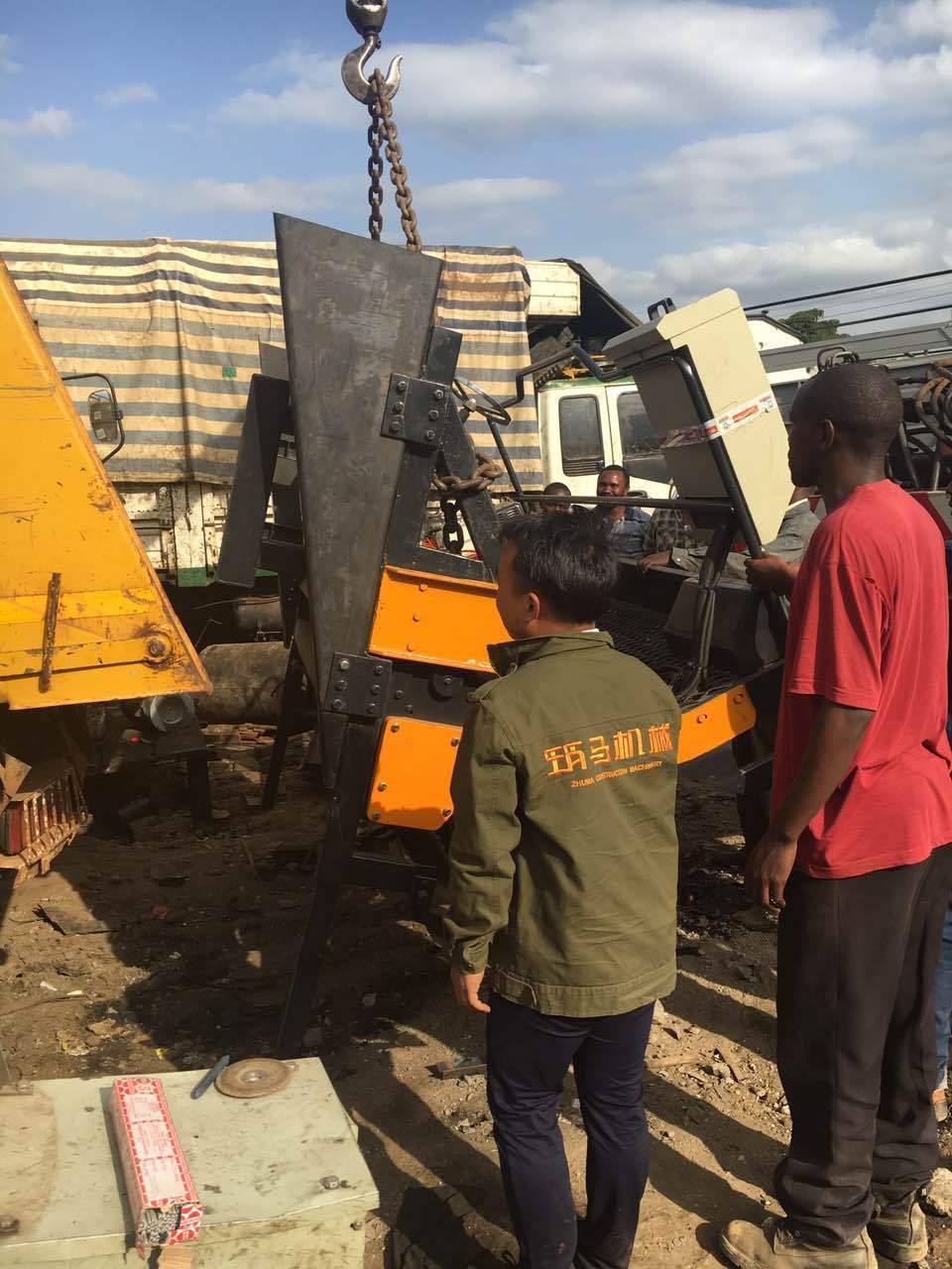 construction asphalt,reinforced concrete news road construction machinery asphalt distributor is improved