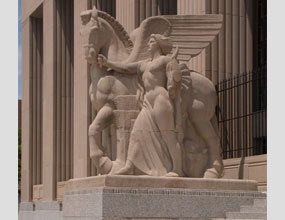 Monumento a los Soldados en Saint Louis Missouri Estatua de piedra en mármol