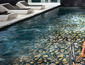 Chic Swimming Pool Floor Pattern Design Mix Color Glass Mosaic Tile