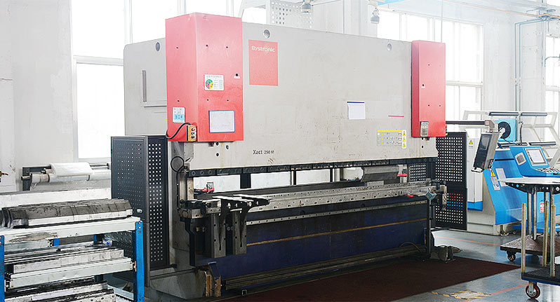 Swiss Bystronic XACT250M High speed and high precision bending machine