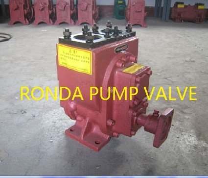 Arc gear oil pump