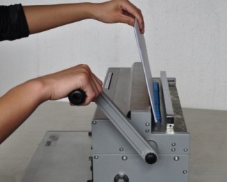 CE approved electric 3:1 aluminium wire binding machine 300mm with thumb cutting