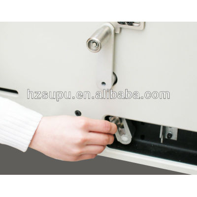 Die punching machine