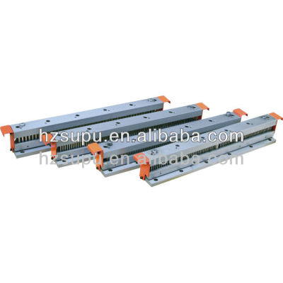 Heavy duty paper hole punching machine