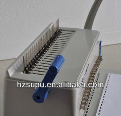 Manual comb binding machine