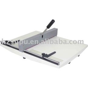 Manual de máquina de vincar papel sobre a mesa- superior