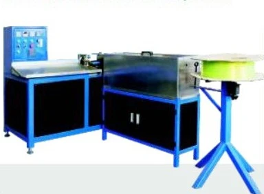 Automtaic plastic coil froming machine
