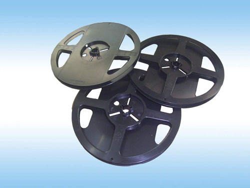 Plastic reels in 7 13 and 15 series for SMD tape and reel