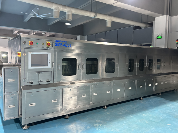 In-line PCBA cleaning machine with wash rinse and dry process