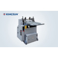 máquina semi-automática para cortar los lomos de cartón