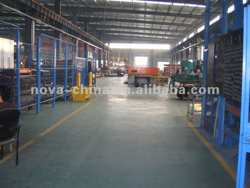 Drive-in pallet rack for warehouse