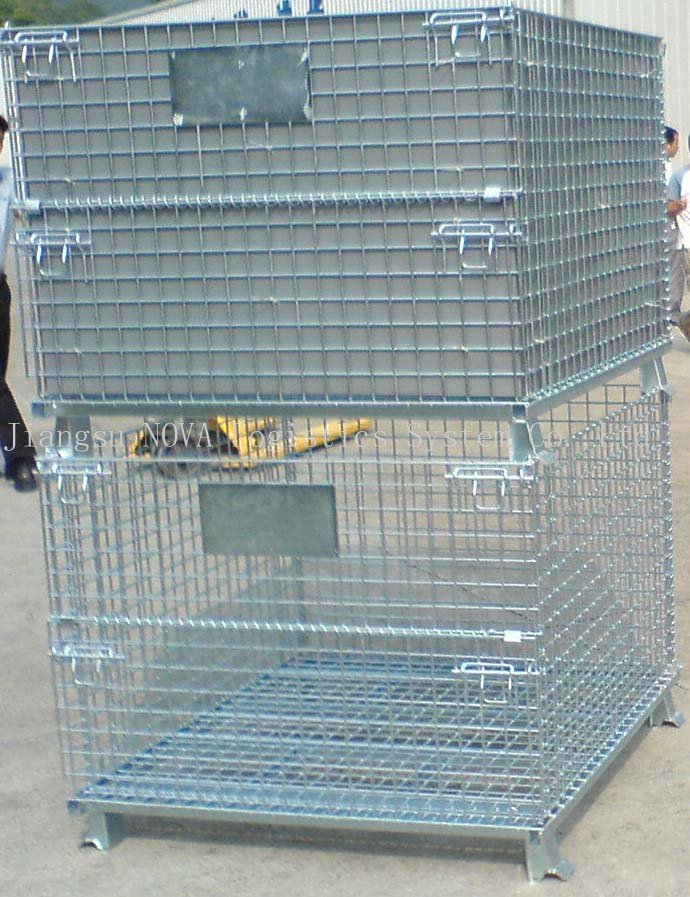 Wire cages with wheels