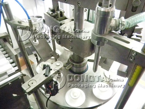 Cream Plastic Tube Filling and Sealing Machine with Automatic Loading Tube