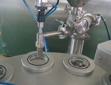 rotary small cup filling sealing machine for yoghurt liquid cream jelly