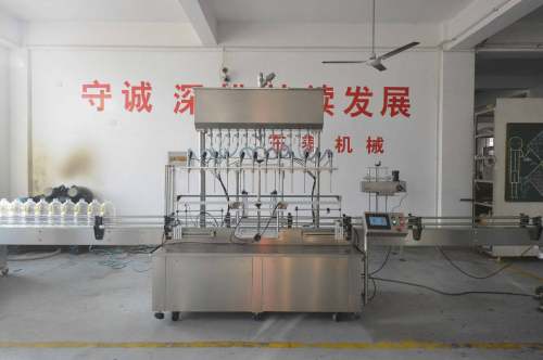 Automatic liquid filling machine as shampoo water