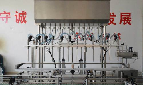 Automatic liquid filling machine as shampoo water