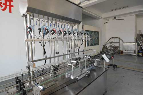 Automatic liquid filling machine as shampoo water