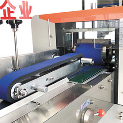 Automatic surgical face medical n95 facial disposable masking packing and sealing machine