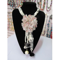 Beaded necklace-040