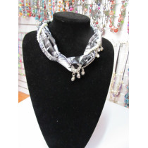 Beaded necklace-039