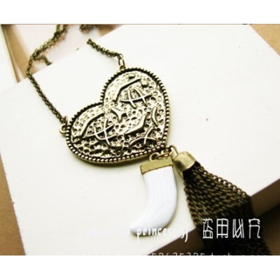 RETRO STYLE NECKLACE PENDANT BRONZE HEART TASSEL N-4849