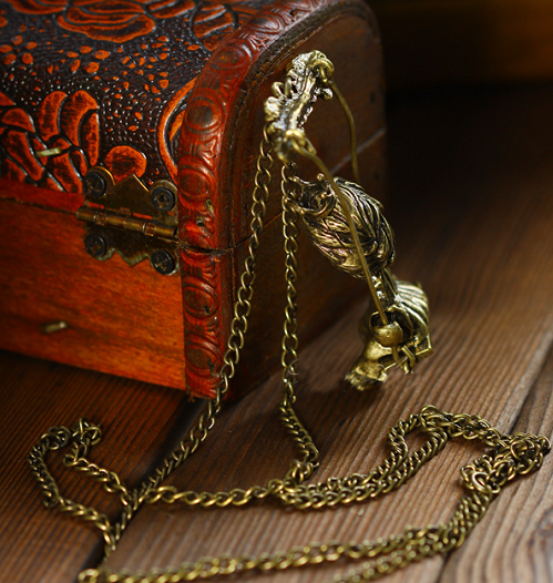 Vintage Styleplay on the swings Crown princess Pendant Necklace N-2849