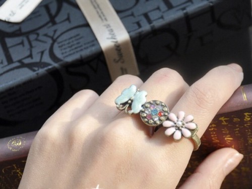 Vintage Style Glazed Rhinestone Cute Flower Butterfly ring S-0009-R