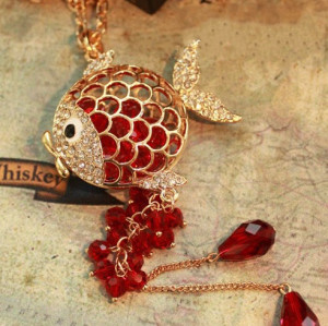 2012 New Gold Tone Red Crystal Long Chain Gold Fish Necklace N-4023