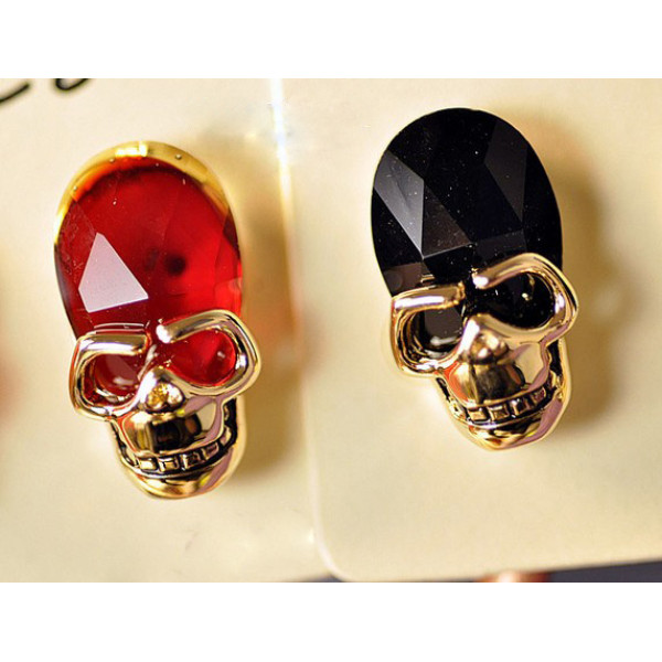 gold plated crystal skull ear stud E-1087