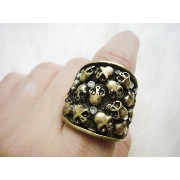 vintage bronze rhinestone skull  ring #7 R-0105
