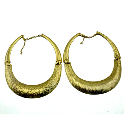 2style Retro Vintage Gold Metal Carved Moveable Choker Bib Necklace