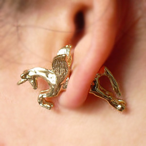 Pair Vintage Style Silver Lovely Tenma With Wing Ear Stud E-1646-S