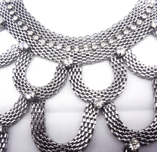 European Style Flat Snake Chain Charming  Rhinestone Choker Bib Necklace N-1043