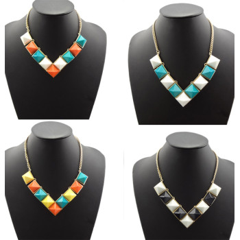 N-4258 New Fashion Gold Tone Chunky Gem Stone Pyramid Stud Choker Bib Necklace
