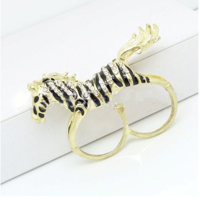 R-0603 New Arrival Fashion Enamel Zebre Rhinestone Double Fingers Ring