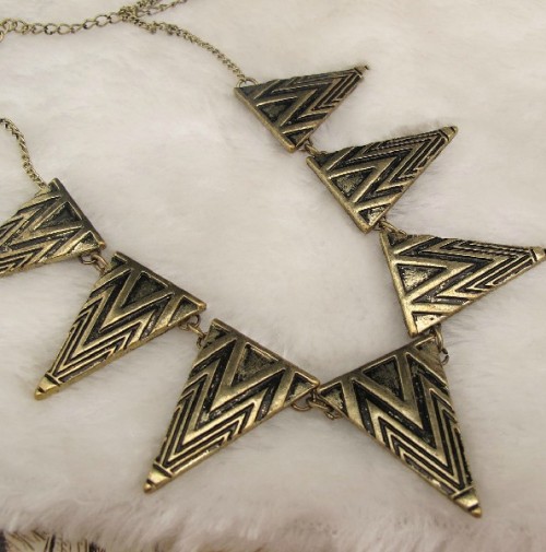 N-4522-VB New Vintage Style Silver/Bronze Metal Triangles Choker Necklace