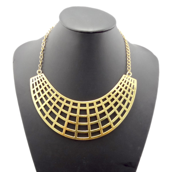 N-1866 European Vintage Style Gold Hollow Out Crescent Bib Collar Necklace