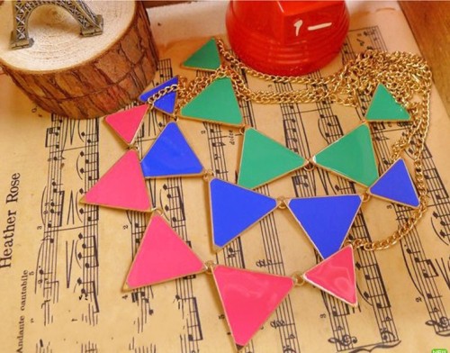 N-4565 New Arrival Cute Fashion Gold Plated Metal Enamel Triangle Charming Choker Necklace