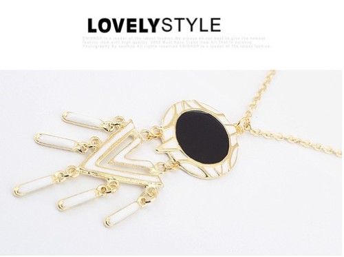 N-2781 New Faux Leather Round Geometrical Pendant Gold Tone Long Chain Necklace earring set S-0017