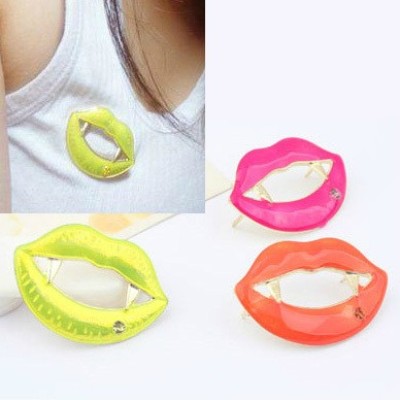 P-0027 New European Style Gold Plated Alloy Yellow Enamel  Rhinestone Lips Brooch  Pin