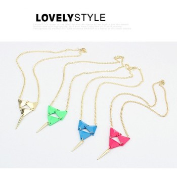 N-4601 New Fashion European  Enamel 3Triangles Rivet Pendant Neckalce