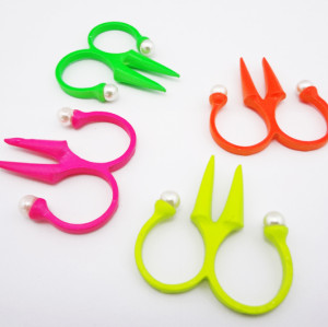 R-0530 New Chorming Fashion scissors shape pearl double finger Ring