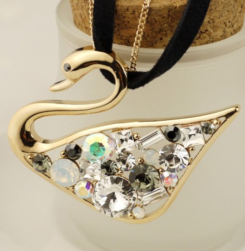 Charming Fashion Gold Plated Metal Hollowed Crystal Swan Pendant Double Chain Necklace N-3386