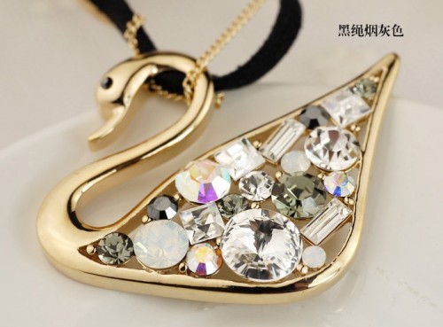 Charming Fashion Gold Plated Metal Hollowed Crystal Swan Pendant Double Chain Necklace N-3386