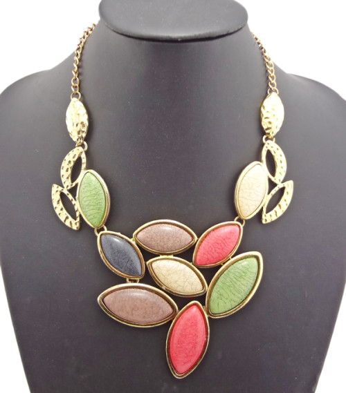 New Arrival Gold Plated Resin Choker Hollow Out Pendant Necklace N-0508