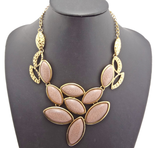 New Arrival Gold Plated Resin Choker Hollow Out Pendant Necklace N-0508