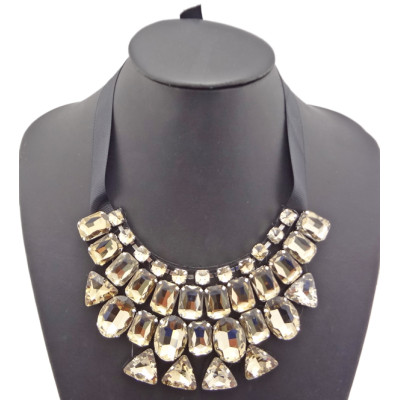 New Arrival Luxury Ribbon Crystal Triangle Choker Necklace N-2252