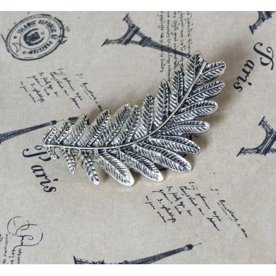 New European Fashion Punk  One Pc (right) Bronze Metal  Leaf  Earrings E-0610