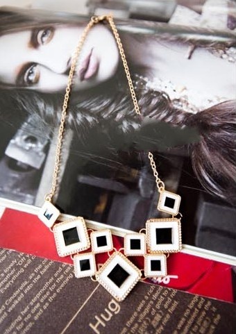New European Fashion Black White Enamel Square Choker Necklace N-4553
