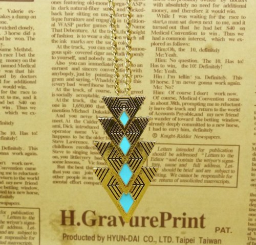 New European Charming Fashion Retro  Bronze Triangle Glazed  Pendant Necklace N-4755